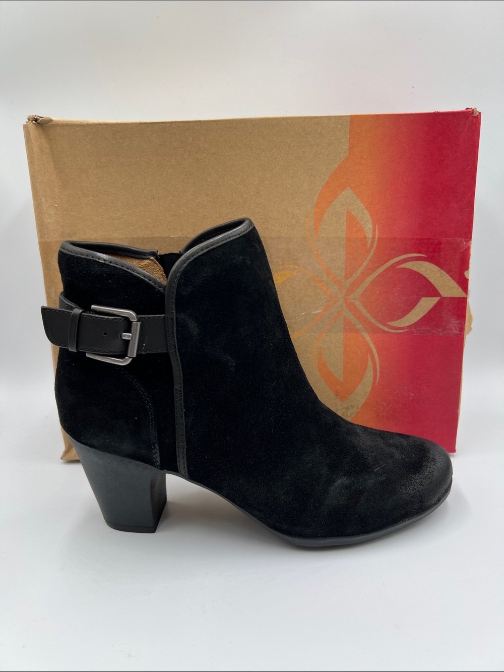 Comfortiva Namri ankle boots comfort black suede leather heel zipper new 10